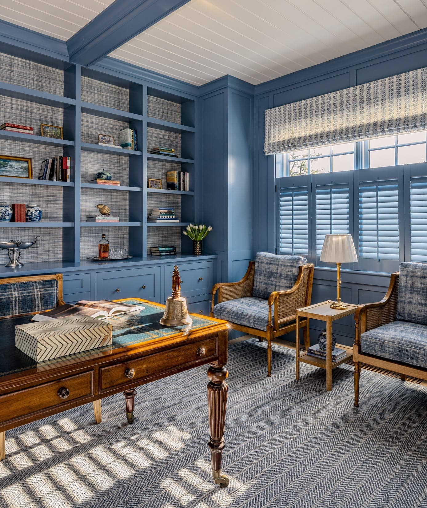 Home office built-in desk and shelving